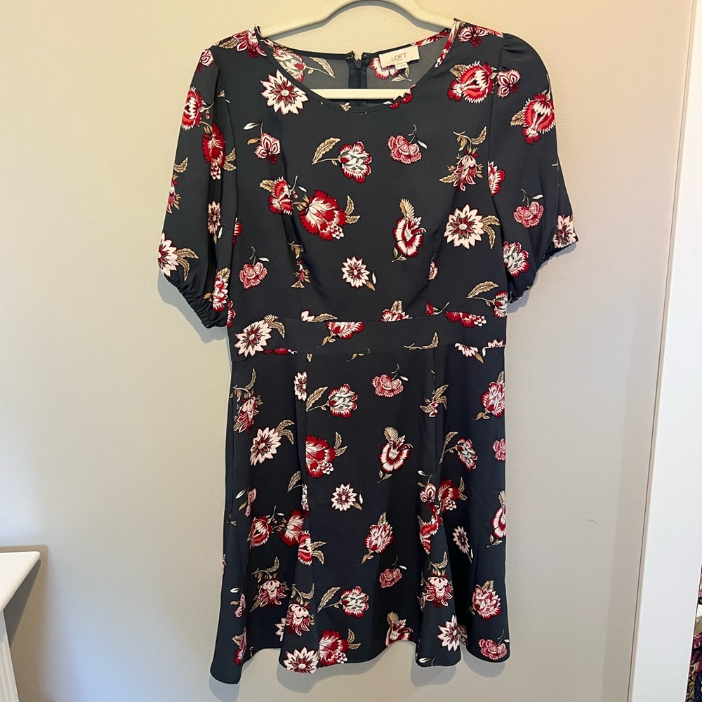Loft. Size 8. Wore it once! Zipper closure.